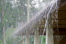 തിരുവനന്തപുരത്ത് ദുരിതാശ്വാസ ക്യാമ്പുകൾ പ്രവർത്തിക്കുന്ന സ്കൂളുകൾക്ക് ചൊവ്വാഴ്ച്ച അവധി