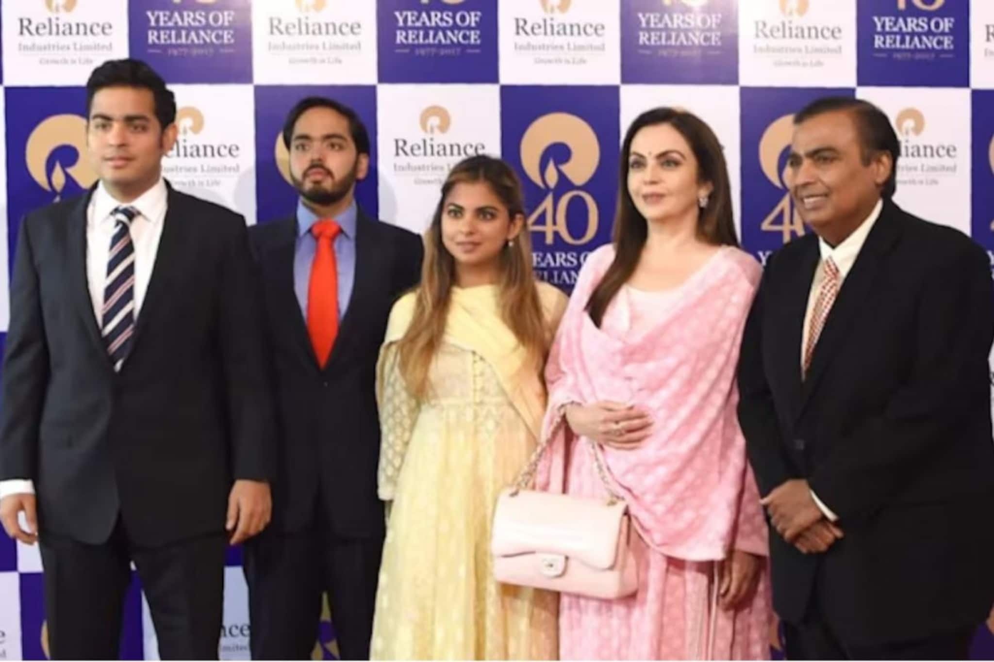 റിലയൻസ് ഇൻഡസ്ട്രീസിൽ തലമുറമാറ്റം; ഇഷയുടെയും ആകാശിന്റെയും അനന്തിന്റെയും നിയമനത്തിന് അം​ഗീകാരം