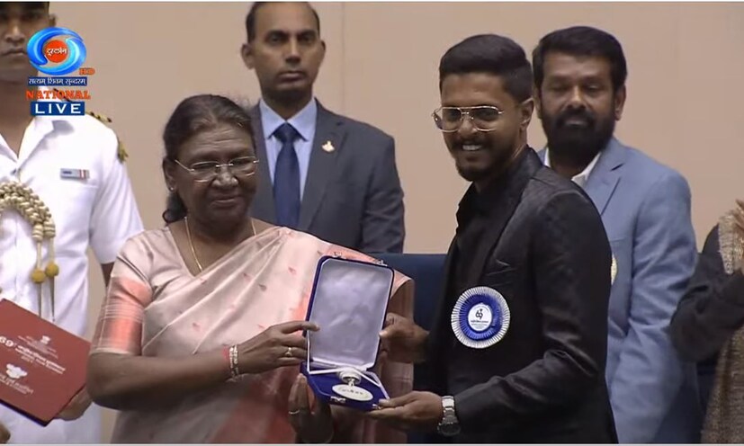  മികച്ച ഓഡിയോഗ്രാഫിക്കുള്ള പുരസ്കാരം ചവിട്ട് എന്ന സിനിമയ്ക്ക് വേണ്ടി സോനു കെപി ഏറ്റുവാങ്ങി