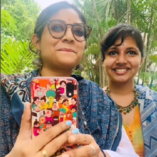  എന്നന്നേക്കുമായി സ്നേഹിക്കപ്പെടുന്ന ആദ്യത്തെയാളാണ് അനുജത്തി. കഴിഞ്ഞ മൂന്നു വർഷങ്ങൾക്കുള്ളിൽ കുടുംബം എന്ന നിലയിൽ എങ്ങനെ അതിജീവിച്ചു എന്നതിന്റെ തെളിവ് കൂടിയാണ് ഈ പിറന്നാൾ പോസ്റ്റ് എന്ന് അഭയ