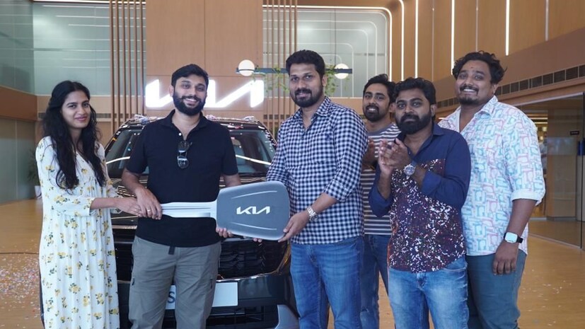  ഒരു സിനിമ ഏറ്റെടുത്ത് അത് അവസാനിക്കുന്നത് വരെ അല്ല, ആ സിനിമാ കാലാകാലം നിലനിൽക്കുന്നിടത്തോളം തന്നെ അത് സമ്മാനിച്ചവരെയും, ഇത് പോലുള്ള സമ്മാനങ്ങളിലൂടെ മറക്കാതെ ചേർത്ത് പിടിക്കുന്നത് ഒരു വലിയ അംഗീകാരം തന്നെയാണ്