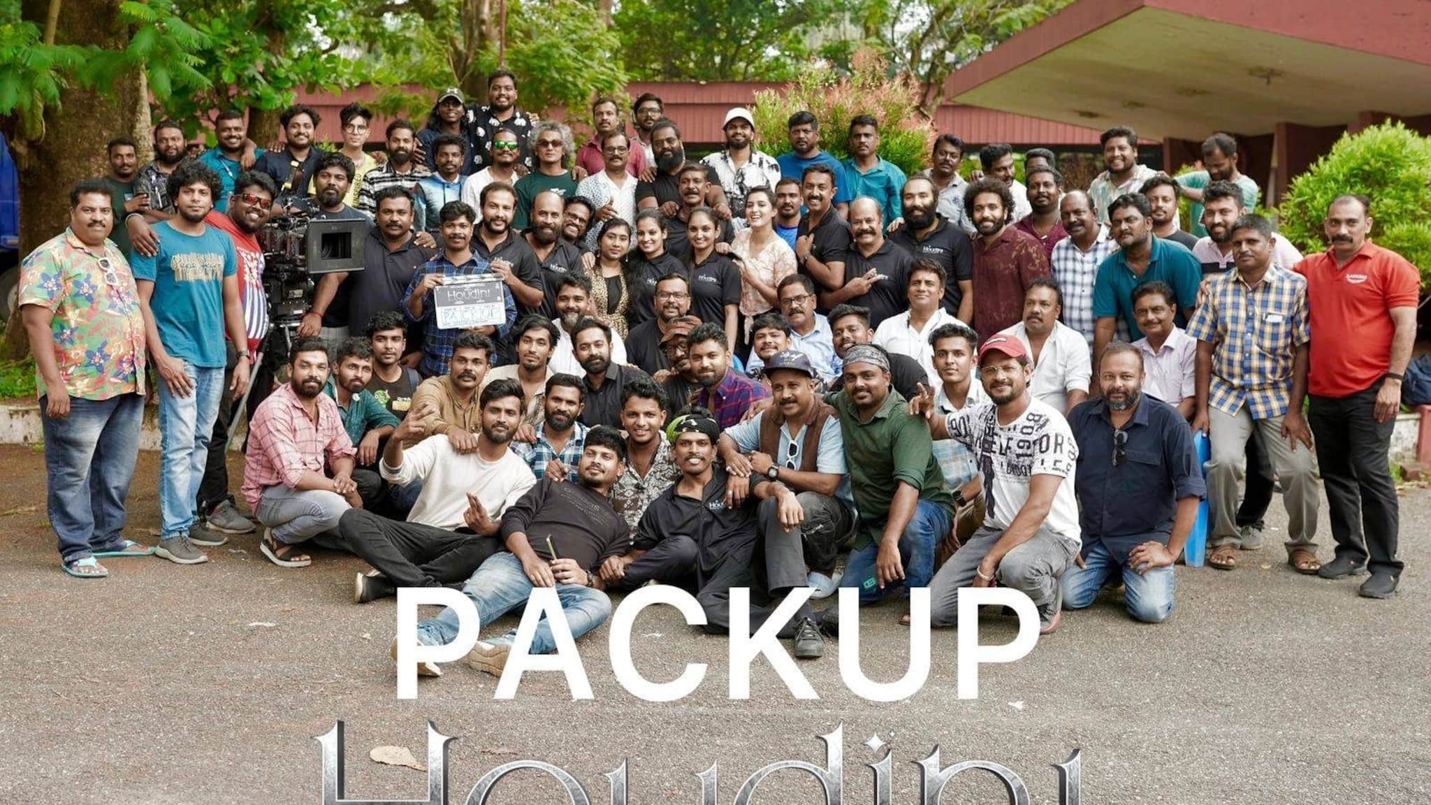 Houdini | കൺകെട്ട് വിദ്യയുമായി ആസിഫ് അലി; പ്രജേഷ് സെൻ ചിത്രം 'ഹൗഡിനി' ചിത്രീകരണം പൂർത്തിയായി Houdini | കൺകെട്ട് വിദ്യയുമായി ആസിഫ് അലി; പ്രജേഷ് സെൻ ചിത്രം 'ഹൗഡിനി' ചിത്രീകരണം പൂർത്തിയായി