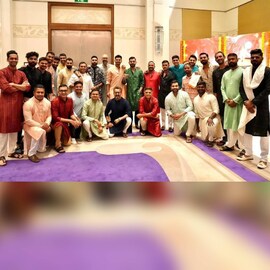 കുര്ത്തയണിഞ്ഞ് കോലി; കൂടെ അനുഷ്ക; ഭാര്യയ്ക്കും മകൾക്കുമൊപ്പം രോഹിത്ത്; ദീപാവലി ആഘോഷിച്ച് ക്രിക്കറ്റ് താരങ്ങൾ കുര്ത്തയണിഞ്ഞ് കോലി; കൂടെ അനുഷ്ക; ഭാര്യയ്ക്കും മകൾക്കുമൊപ്പം രോഹിത്ത്; ദീപാവലി ആഘോഷിച്ച് ക്രിക്കറ്റ് താരങ്ങൾ