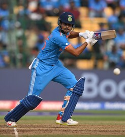 എന്തൊരു സ്പീഡ്! ലോകകപ്പ് നോക്ക്ഔട്ട്‌ റൗണ്ടിൽ ഏറ്റവും വേഗത്തിൽ സെഞ്ച്വറി നേടിയ താരമായി ശ്രേയസ് അയ്യർ