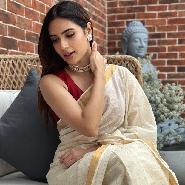  പഠനത്തോടൊപ്പം 16-ാം വയസിലാണ് താരിണി മോഡലിംഗ് ആരംഭിച്ചത്. കോളേജ് പഠനത്തിനിടെ ചലച്ചിത്ര നിർമാണവും പഠിച്ചു. 2021ൽ മിസ് ദിവാ എന്ന സൗന്ദര്യ മത്സരത്തിൽ തേർഡ് റണ്ണർ അപ്പായി. ഇതോടെ താരിണി പ്രശസ്തിയുടെ ഉന്നതങ്ങളിൽ എത്തുകയായിരുന്നു