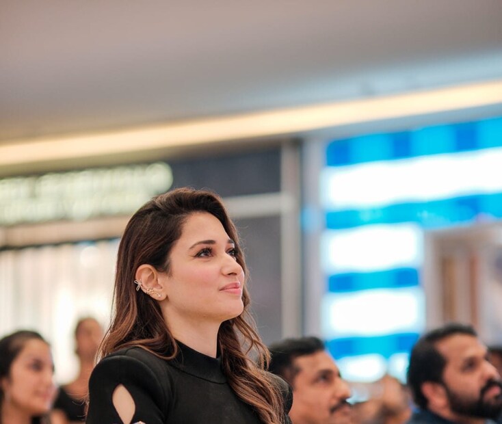  ഷാജി കുമാറാണ് ഛായാഗ്രഹണം. സംഗീതം - സാം സി എസ്, എഡിറ്റിംഗ് - വിവേക് ഹര്‍ഷന്‍, കലാസംവിധാനം - സുബാഷ് കരുണ്‍, സൗണ്ട് ഡിസൈന്‍ - രംഗനാഥ് രവി, വസ്ത്രാലങ്കാരം - പ്രവീണ്‍ വര്‍മ്മ.