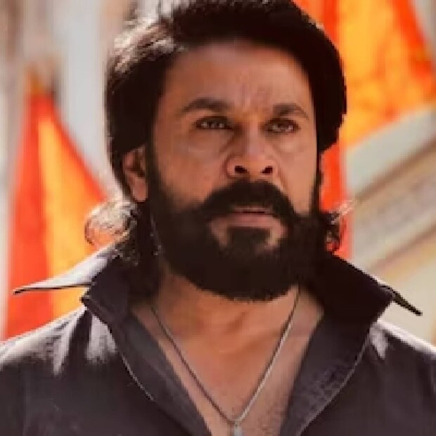  ഇപ്പോഴിതാ ചിത്രത്തിനായുള്ള തന്റെ കഷ്ടപ്പാടുകളെ കുറിച്ചും അതില്‍ തന്നെ ടൊവിനോ തോമസ് സഹായിച്ചതിനെ കുറിച്ചും തുറന്നു പറഞ്ഞിരിക്കുകയാണ് ദിലീപ് .ഒരു അഭിമുഖത്തിലാണ് താരം ഇക്കാര്യം വ്യക്തമാക്കിയത്. 