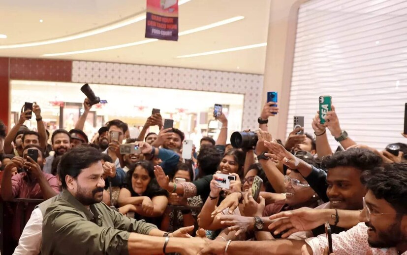  തമിഴ് നടൻ ശരത് കുമാറും ബോളിവുഡ് നടൻ ദിനോ മോറിയയും ചിത്രത്തിലുണ്ട്. സിദ്ദിഖ്, കലാഭവൻ ഷാജോൺ, ഗണേഷ് കുമാർ തുടങ്ങി വമ്പൻ താരനിരയാണ് ചിത്രത്തിൽ അണിനിരക്കുന്നത്.