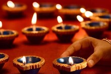 Diwali 2023 | ദീപാവലിക്ക് മൺചിരാതുകൾ നിർമിക്കുന്ന ബിരുദധാരി