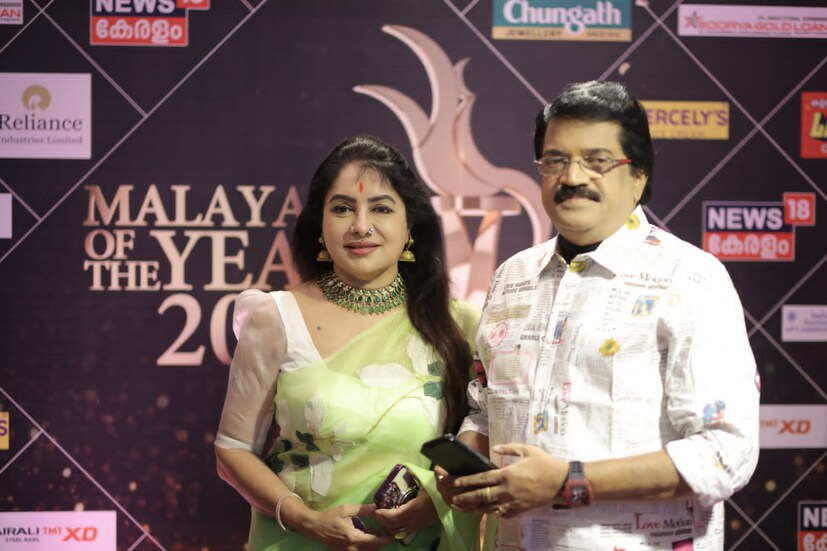  ഗായകൻ എം ജി ശ്രീകുമാറും ഭാര്യ ലേഖയും