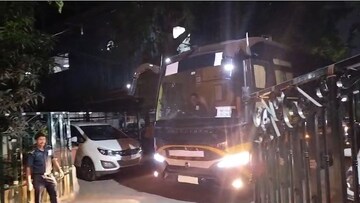 നിറം ചോക്ലേറ്റ് ബ്രൗൺ; ഉള്ളിൽ കിടിലൻ സൗകര്യം; നവകേരള ബസ് കേരളത്തിലേക്ക്