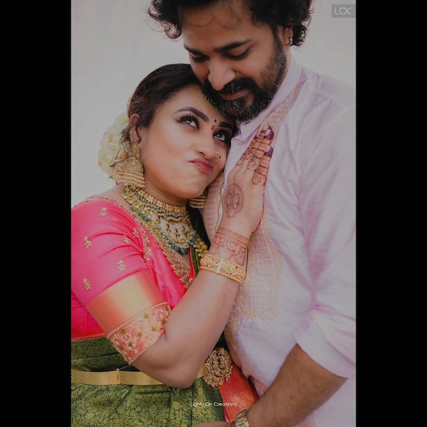  ബിഗ് ബോസിലൂടെ പരിചയപ്പെടുകയും പ്രണയത്തിലാകുകയും ചെയ്ത ശ്രീനിഷും പേർളി മാണിയും 2018 ഡിസംബർ 22ന് വിവാഹിതരാകുകയായിരുന്നു.