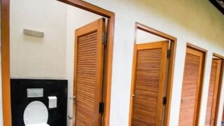 പബ്ലിക് ടോയ്ലറ്റ്