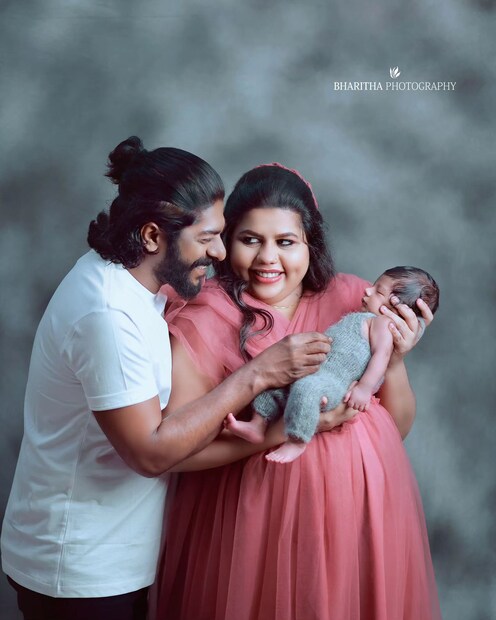 Sneha Sreekumar, Sneha Sreekumar husband name, Sneha Sreekumar child, Sneha Sreekumar tv shows, Sneha Sreekumar son name, Sneha Sreekumar Instagram, Sneha Sreekumar daughter, സ്നേഹ ശ്രീകുമാർ, ശ്രീകുമാർ, ഇൻസ്റ്റാഗ്രാം, ഗർഭകാലം