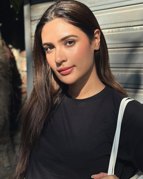  പരസ്യം, സ്‌പോൺസർഷിപ്പ് എന്നിവയിലൂടെ ഒരു കോടിക്ക് പുറത്താണ് താരിണിയുടെ ആകെ മൂല്യം. സൗന്ദര്യവർദ്ധക വസ്തുക്കളുടെയും ആരോഗ്യസംബന്ധിയായ വസ്തുക്കളുടെയും മുഖമായി താരിണി എത്താറുണ്ട്. അതനുസരിച്ച് ഇത്രയും ആസ്തിക്ക് അതിന്റേതായ മൂല്യമുണ്ട്. ഇതിനുപുറമേ, ചെന്നൈയിൽ ആഡംബര ഭവനവും ഓഡി കാറും താരിണിക്ക് സ്വന്തമായിട്ടുണ്ടത്രേ