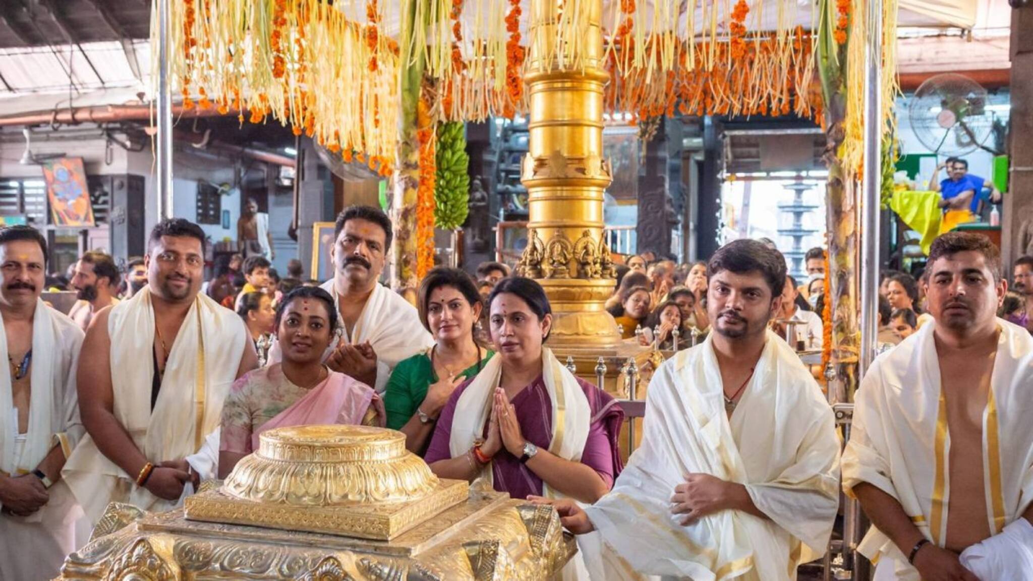 കർണാടക വനിതാക്ഷേമ മന്ത്രി ഗുരുവായൂരിൽ: താമരപ്പൂകൊണ്ട് തുലാഭാരവും ഗോദാനവും നടത്തി