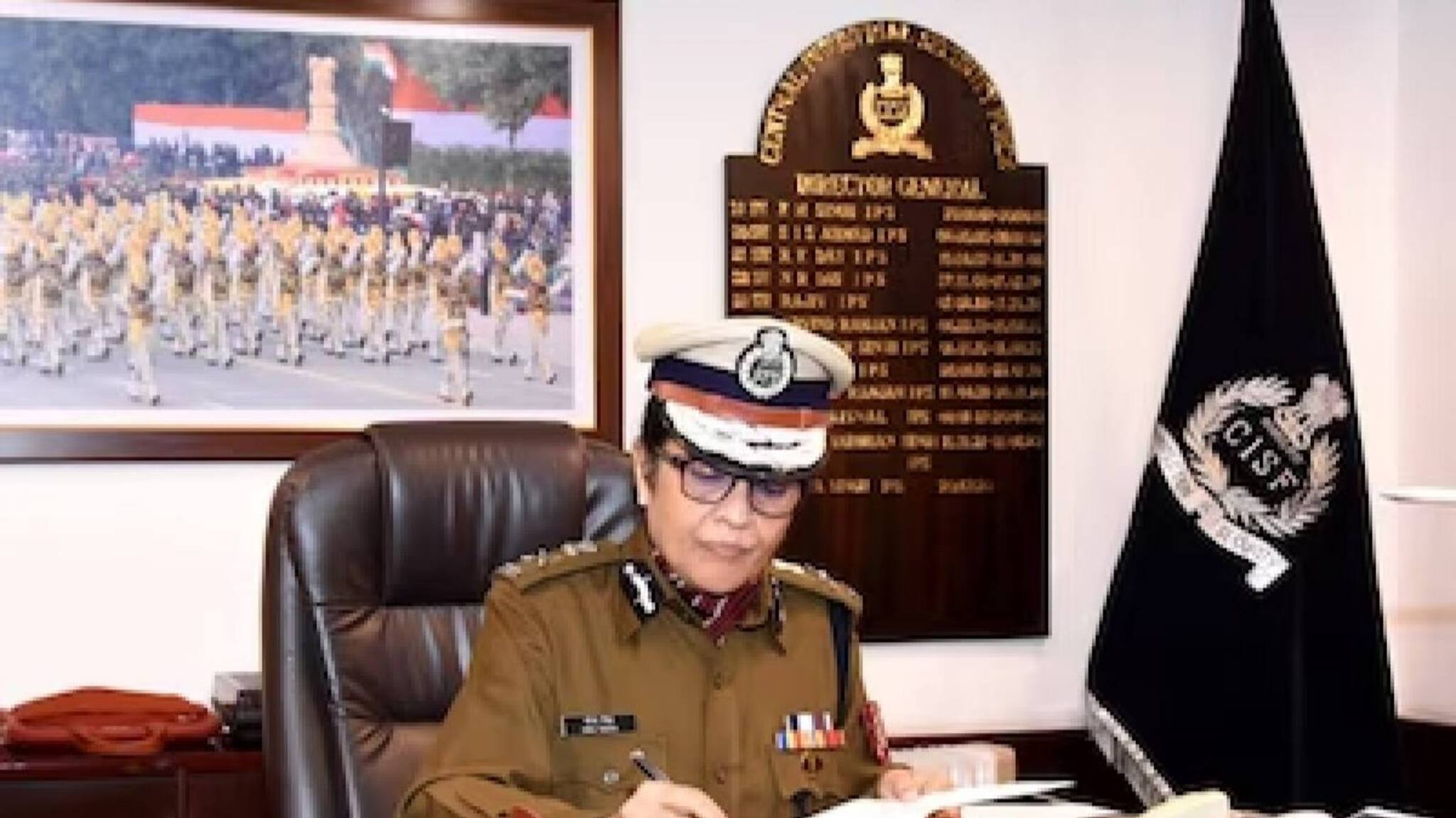 സിഐഎസ്എഫിന്റെ ആദ്യ വനിതാ മേധാവിയായി നീന സിങ് ചുമതലയേറ്റു