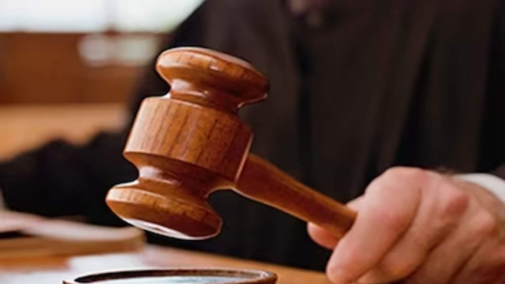 ഭര്‍ത്താവ് മകളെ ഗര്‍ഭിണിയാക്കിയെന്ന് വ്യാജ മെഡിക്കല്‍ രേഖകള്‍ നല്‍കിയ ഭാര്യയ്ക്ക് അഞ്ച് വര്‍ഷം തടവ്