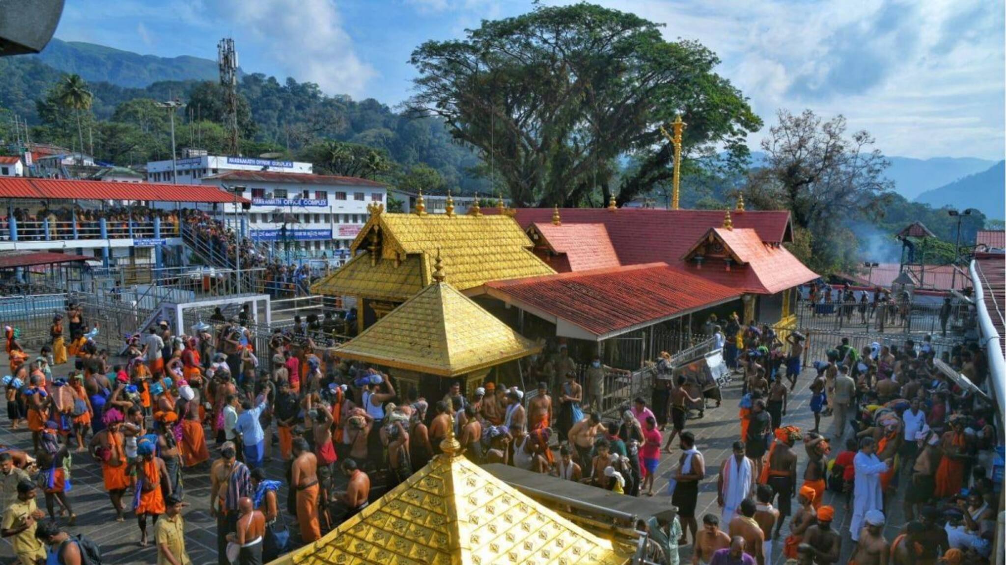 തീര്‍ത്ഥാടകരുടെ തിരക്ക്; ശബരിമല സന്നിധാനത്ത് ശയനപ്രദക്ഷിണം രാത്രി നടയടച്ച ശേഷം മാത്രം