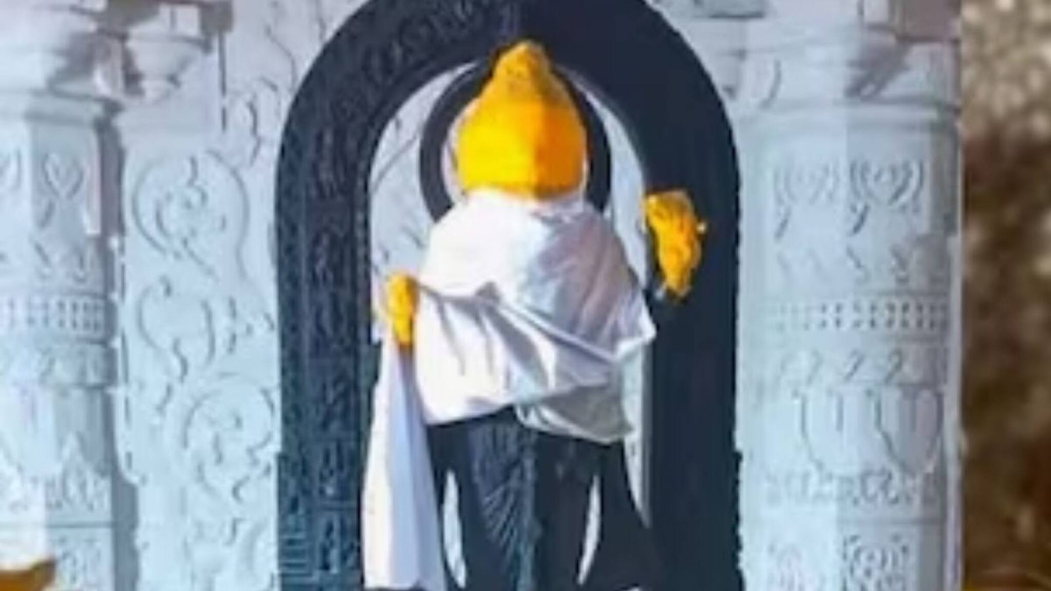 അയോധ്യ ശ്രീരാമ ക്ഷേത്രത്തിൽ പ്രതിഷ്ഠിക്കുന്ന വിഗ്രഹത്തിന്റെ ആദ്യചിത്രം പുറത്ത്