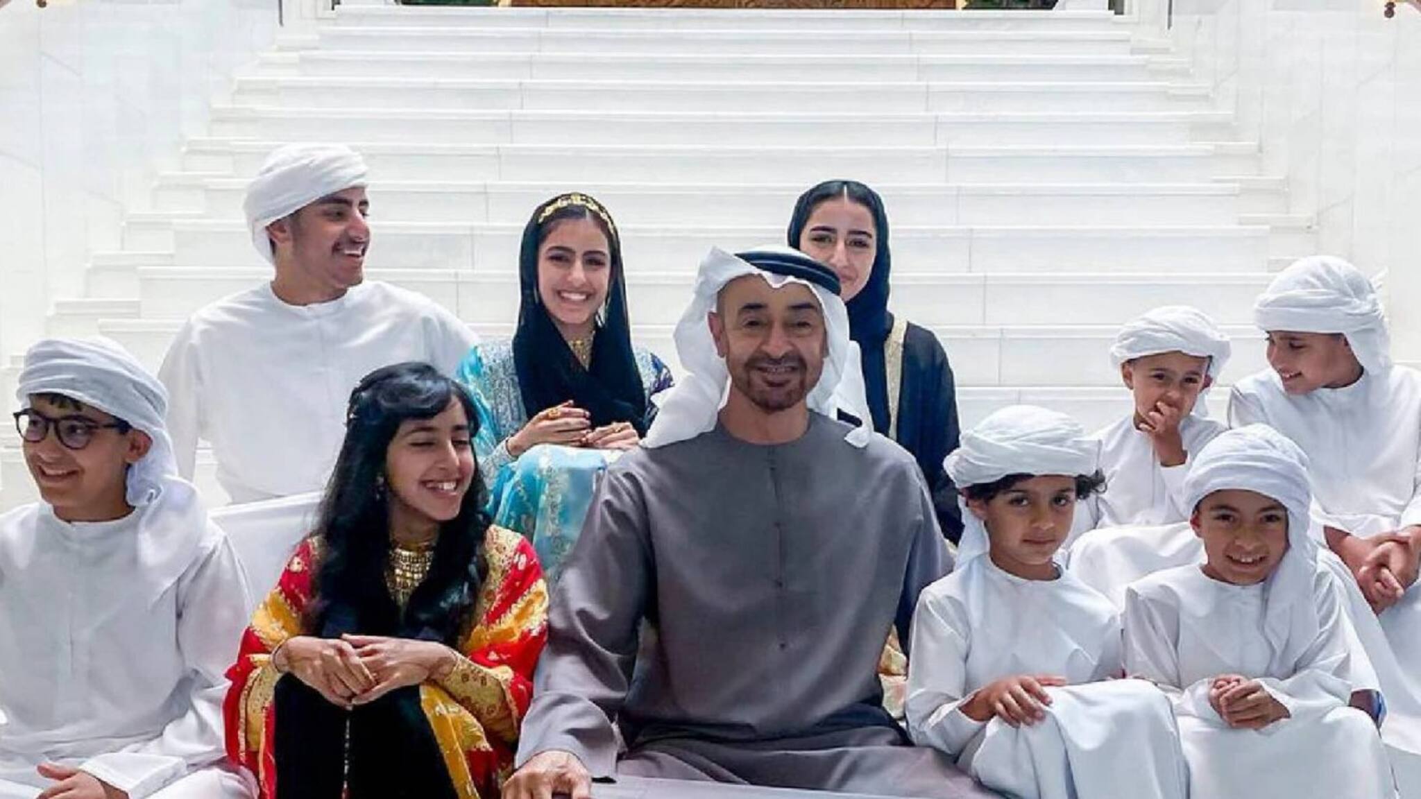 700 കാറുകൾ, 4000 കോടിയുടെ കൊട്ടാരം, എട്ട് സ്വകാര്യ ജെറ്റ്; മലയാളികൾക്ക് സുപരിചിതരാണീ ലോകത്തിലെ ഏറ്റവും ധനിക കുടുംബം