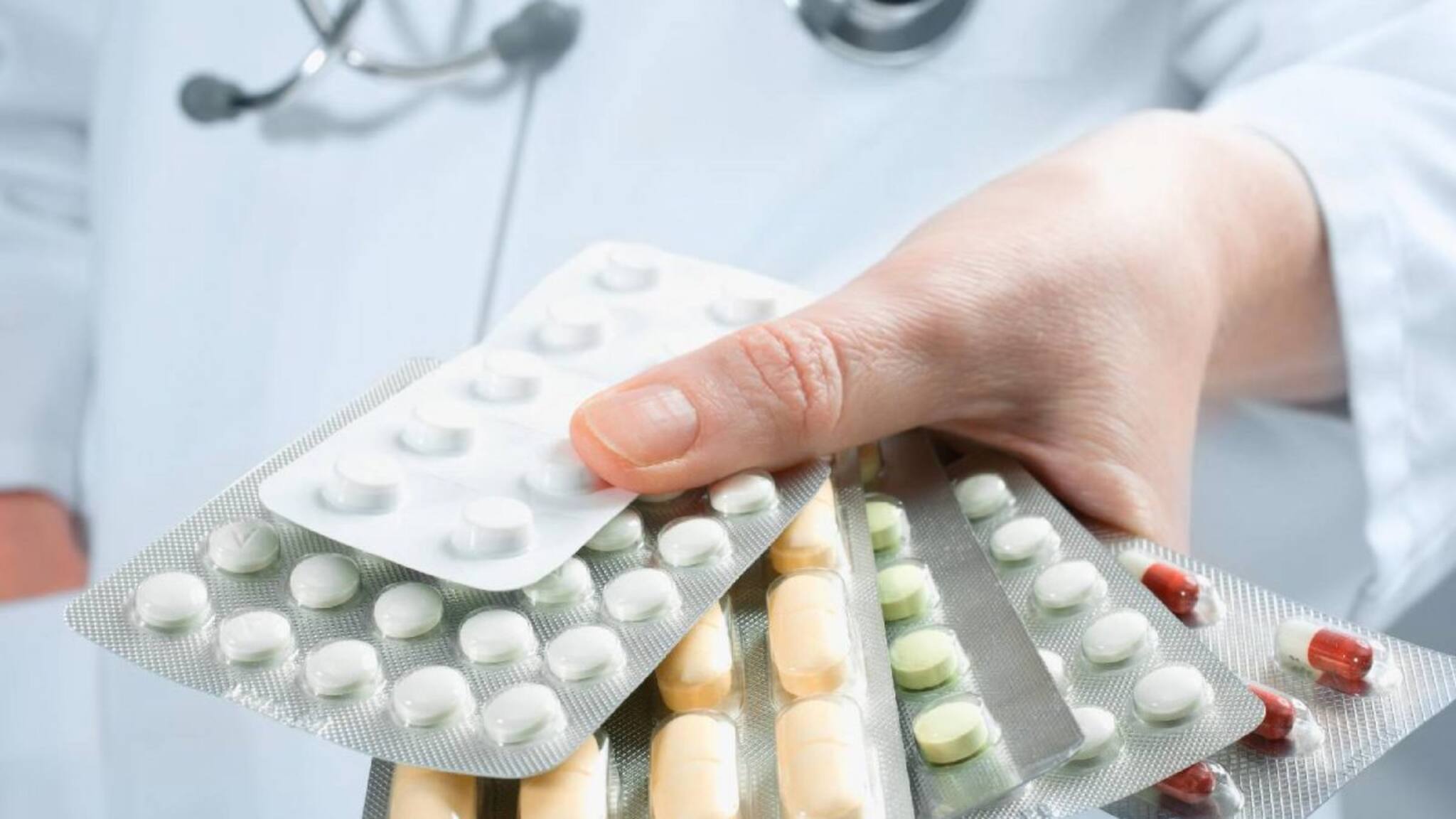 ആന്റിബയോട്ടിക്കുകളുടെ അമിത ഉപയോ​ഗം കുറയ്ക്കാൻ കർശന നടപടികളുമായി കേന്ദ്രം; ഈ നീക്കത്തിന് പിന്നിൽ