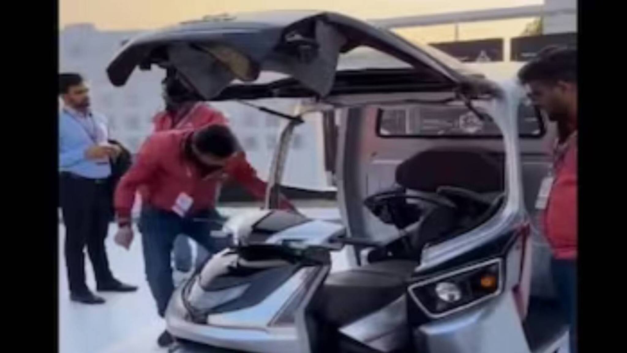 ഞൊടിയിടയിൽ ത്രീവീലർ ടൂവീലറാക്കാം; ഹീറോ സർജ് എസ് 32 പുറത്തിറക്കി