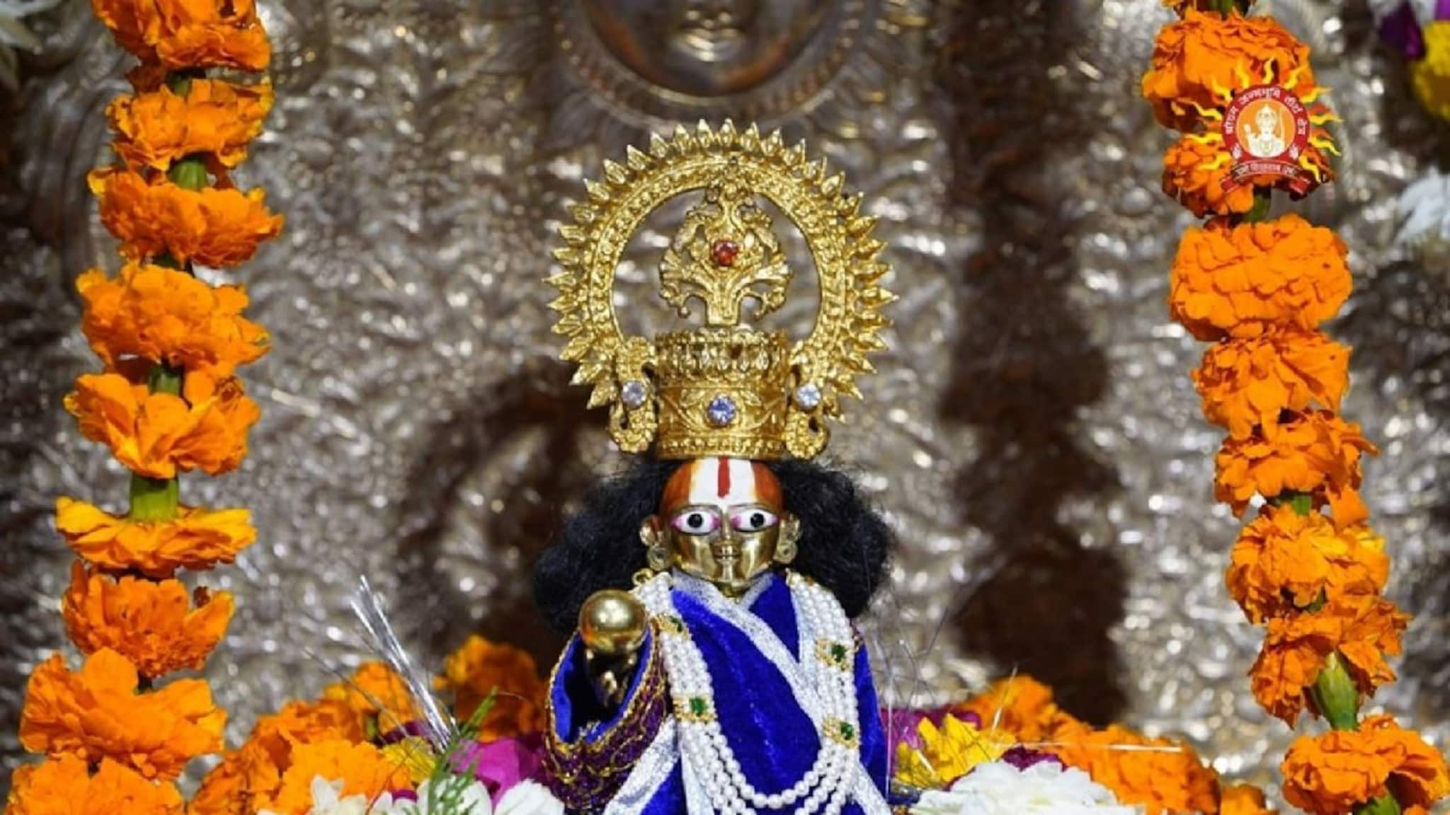 രാമക്ഷേത്ര പ്രാണ പ്രതിഷ്ഠ; രാംലല്ല വിരാജ്മാന് മൂലവിഗ്രഹം 70 വര്ഷത്തിന് ശേഷം ഇന്ന് ശ്രീകോവിലിലേക്ക് രാമക്ഷേത്ര പ്രാണ പ്രതിഷ്ഠ; രാംലല്ല വിരാജ്മാന് മൂലവിഗ്രഹം 70 വര്ഷത്തിന് ശേഷം ഇന്ന് ശ്രീകോവിലിലേക്ക്