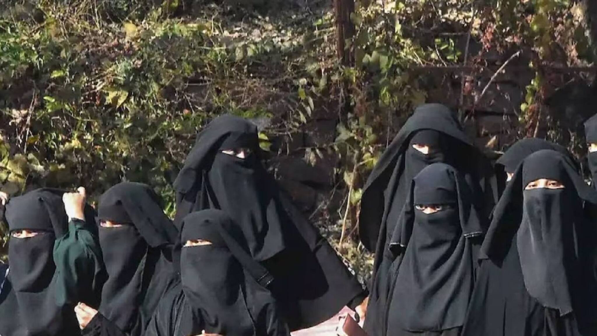 ഫ്രാൻസിലെ സ്കൂളിൽ പർദ ധരിച്ചെത്തിയ വിദ്യാർത്ഥിയ്ക്കെതിരെ കേസ് എന്തുകൊണ്ട്?