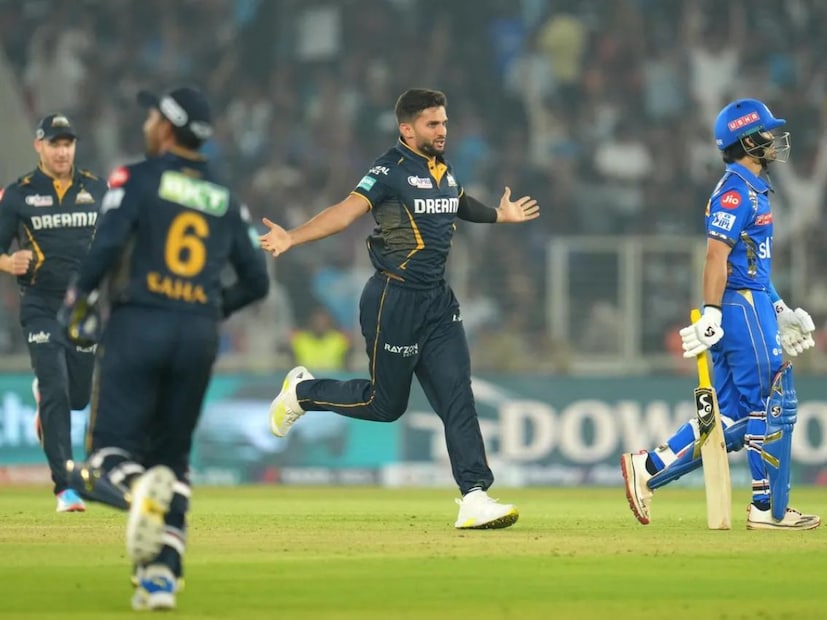 Azmatullah Omarzai dimissed Ishan Kishan for a duck and then got Naman Dhir (IPL Photo)