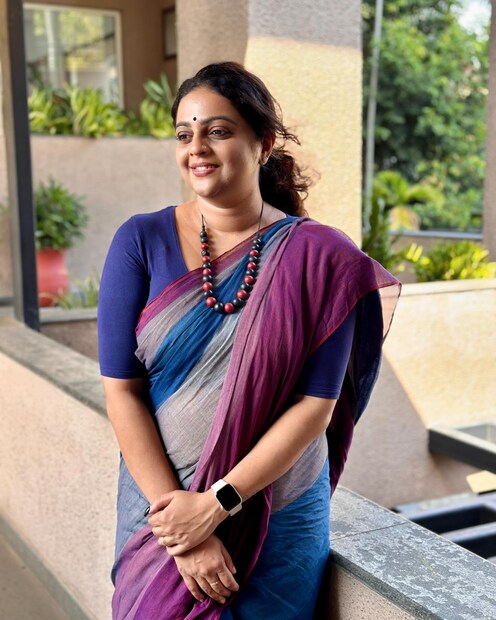 11 ലക്ഷത്തിനു മുകളിൽ പല ശ്രേണികളിലായാണ് അശ്വതി വാങ്ങിയ സ്കോഡ സ്ലാവിയ കാറിന്റെ വില. ഫീച്ചറുകൾ കൂടുന്നതനുസരിച്ച് വിലയും കയറും. അശ്വതിയുടെ കാറിന്റെ വില അവർ വ്യക്തമാക്കിയിട്ടില്ല. പഴയ കാർ എവിടെ എന്ന ചോദ്യത്തിന് മറുപടിയുണ്ട് 