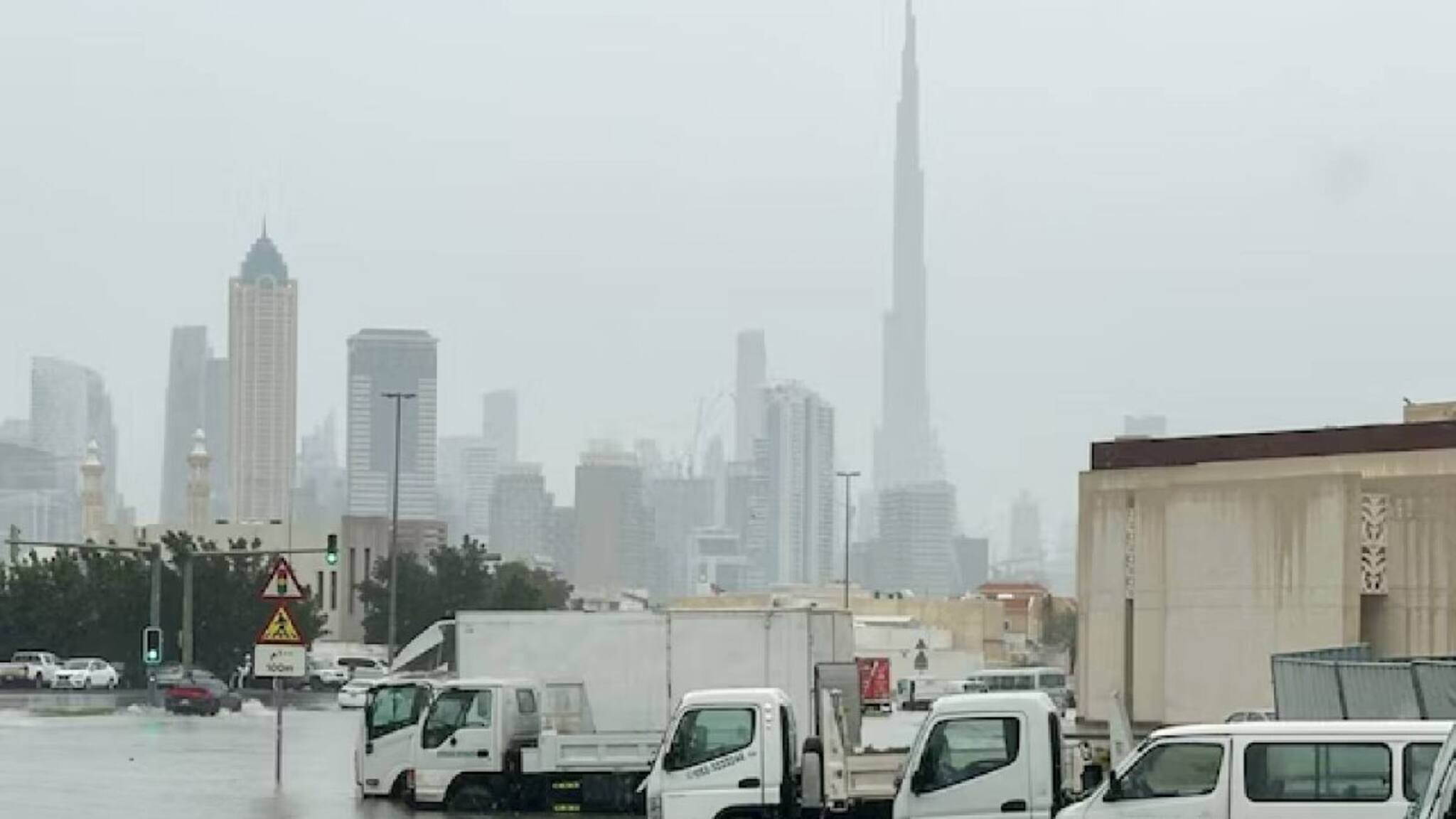 പ്രളയക്കെടുതിയില്‍ പെട്ട വ്യവസായികൾക്കും വ്യക്തികള്‍ക്കും സഹായം നൽകുമെന്ന് യുഎഇ ബാങ്കുകൾ