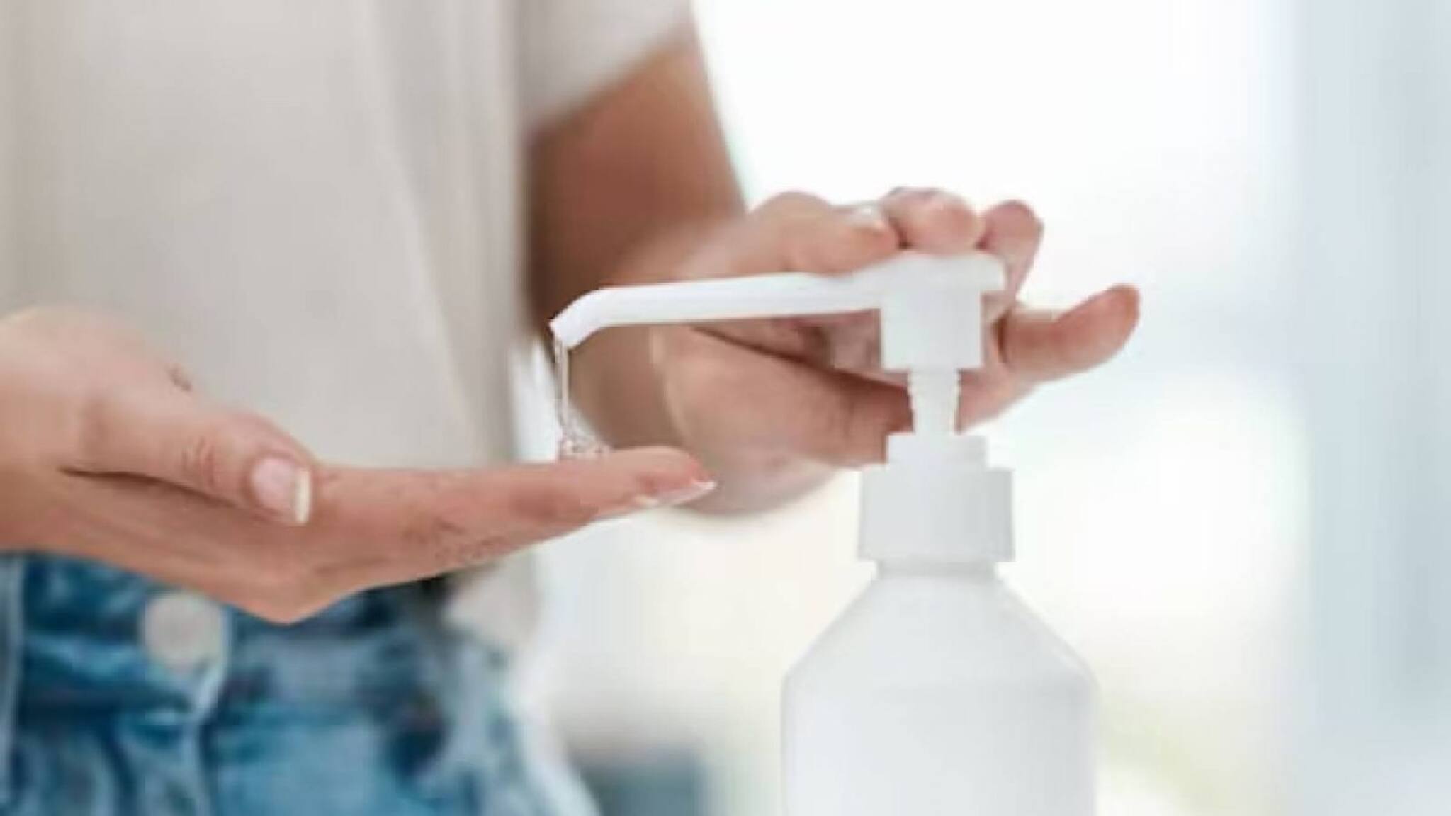 ഹാൻഡ് സാനിറ്റൈസറുകളുടെ അമിത ഉപയോഗം തലച്ചോറിന്റെ പ്രവർത്തനത്തെ ബാധിക്കുമെന്ന് പഠനം