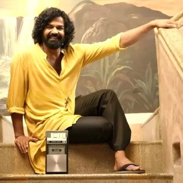 ജീത്തു ജോസഫിന്റെ സിനിമയിൽ അഭിനയിച്ച നാളിൽ പുറത്തുവന്ന റിപ്പോർട്ട് കണ്ട പലരും മൂക്കത്തു വിരൽ വച്ചിരുന്നു. സിനിമ ഒരു വരുമാന മാർഗമായി കാണാത്ത പ്രണവ് മോഹൻലാൽ പ്രതിഫലമായി വെറും ഒരു രൂപ മാത്രമേ കൈപ്പറ്റയുള്ളൂ എന്നായിരുന്നു ആ റിപ്പോർട്ട്. എന്നാൽ പുറത്തുവരുന്ന പുതിയ വിവരം അനുസരിച്ച് അതിൽ മാറ്റം വന്നരിക്കുന്നു 