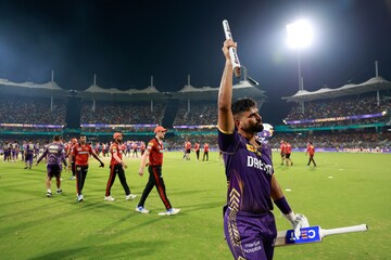 IPL 2024: ഗംഭീറിന്റെ നെറുകയിൽ ഷാരുഖിന്റെ സ്നേഹ ചുംബനം; കൊൽക്കത്തയുടെ വിജയ നിമിഷങ്ങൾ