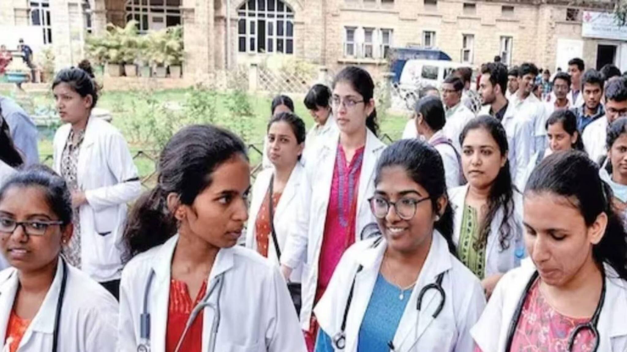 ഇറ്റലിയിൽ സ്കോളർഷിപ്പോടെ MBBS പഠിക്കണോ? IMATന് അപേക്ഷിക്കാം