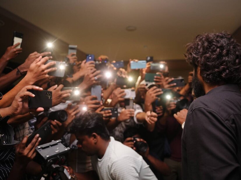  ലിജോ മോള്‍, സൈജു കുറുപ്പ്, വിജയരാഘവന്‍, കിച്ചു ടെലസ്, ജെസ് കുക്കു എന്നിവരാണ് ചിത്രത്തിലെ മറ്റു പ്രധാനതാരങ്ങളെ അവതരിപ്പിക്കുന്നത്.