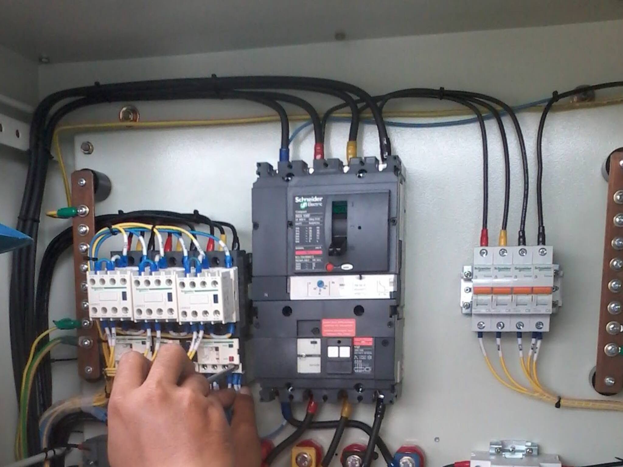 വൈദ്യുതിസുരക്ഷ : സുരക്ഷിതമായ വയറിംഗിൻ്റെയും ELCB സംവിധാനങ്ങളുടെയും പങ്ക്.