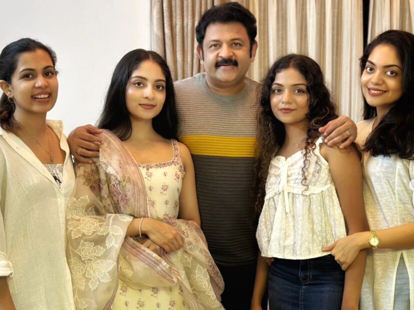  അതിന് പിന്നാലെ കൃഷ്ണ കുമാർ തന്റെ ബാക്കി മക്കൾക്കൊപ്പമുള്ള ചിത്രങ്ങളും അതിനൊപ്പം അവരുടെ സ്വഭാവ സവിശേഷതകളും പങ്കുവെച്ചു. അഹാനയെക്കുറിച്ച് വീട്ടിലെ രക്ഷിതാവാണെന്നാണ് കൃഷ്ണ കുമാർ വിശേഷിപ്പിച്ചിരുന്നത്.