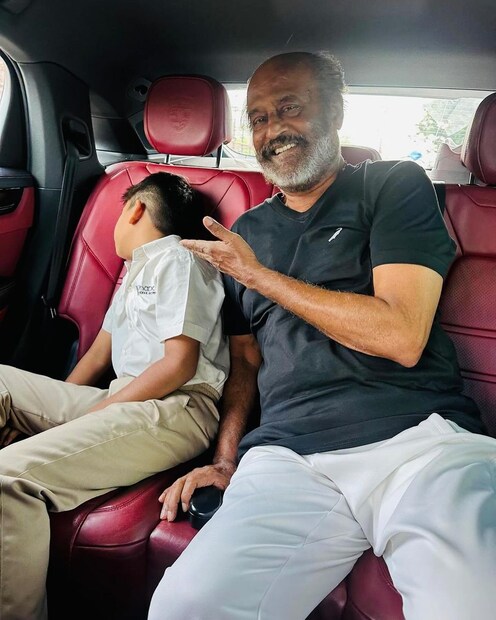  രാവിലെ സ്കൂളിൽ പോകാൻ മടിപിടിച്ചുകരഞ്ഞ ചെറുമകനെ ഒപ്പമിരുത്തി സ്കൂളിലെത്തിച്ച് സ്റ്റൈൽ മന്നൻ രജനികാന്ത്. രജനികാന്തിന്റെ രണ്ടാമത്തെ മകളും സംവിധായികയുമായ സൗന്ദര്യ രജനികാന്ത് ആണ് തന്റെ മകന്റെയും രജനിയുടെയും ചിത്രങ്ങൾ സമൂഹ മാധ്യമങ്ങളിൽ പങ്കുവച്ചത്