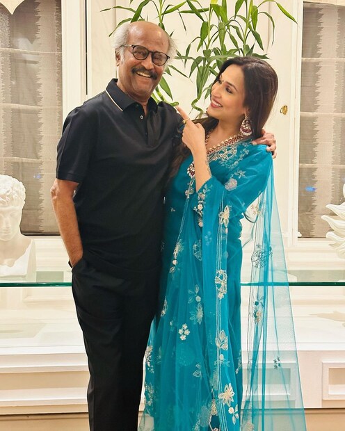 ബെസ്റ്റ് ഗ്രാൻഡ് ഫാദർ, ബെസ്റ്റ് ഫാദർ എന്നീ ഹാഷ് ടാഗുകളോടെയാണ് സൗന്ദര്യ ചിത്രങ്ങൾ പങ്കിട്ടത്. സ്കൂളിൽ പോകാൻ മടിയോടെതന്നെ വണ്ടിയിലിരിക്കുന്ന വേദിനെയാണ് ഒരു ചിത്രത്തിൽ കാണാനാവുക.