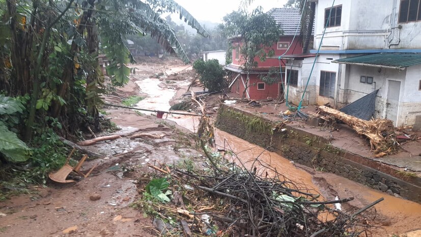  പിന്നീട് അമ്പുട്ടുമുട്ടി ഭാ​ഗത്തുനിന്ന് ഒരു സ്ത്രീയുടെ മൃതദേഹാവശിഷ്ടവും ഭൂതാനത്തുനിന്ന് മറ്റൊരു സ്ത്രീയുടെ മൃതദേഹാവശിഷ്ടവും കിട്ടി. പുഴയിലും പുഴയോട് ചേർന്നുള്ള വനത്തിലും അ​ഗ്നിരക്ഷാസേനയുടെയും എൻഡിആർഎഫിന്റെയും പോലീസിന്റെയും സന്നദ്ധ പ്രവർത്തകരുടെയും ജനപ്രതിനിധികളുടെയും നേതൃത്വത്തിൽ തിരച്ചിൽ തുടരുകയാണ്.
