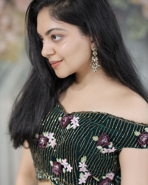  ഞായറാഴ്ച്ചകൾ ബിരിയാണിക്കുവേണ്ടിയുള്ളതാകുന്നു. എന്നാൽ ഈ ചിത്രവും ഈ കാര്യവും തമ്മിലുള്ള ബന്ധം എന്താണെന്നാണോ? ചുമ്മാ ഹിഹി എന്നാണ് അഹാന ചിത്രങ്ങൾക്ക് നൽകിയ ക്യാപ്ഷൻ.