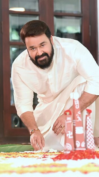 ക്യാമറയ്ക്കു മുന്നിലും പിന്നിലും കുട്ടികളുടെ സാന്നിധ്യമുള്ള മോഹൻലാൽ ചിത്രം 'ബറോസ്' ഒക്ടോബർ മാസത്തിൽ പുറത്തിറങ്ങും. കോവിഡ് കാലത്തിനു മുൻപ് ഷൂട്ട് ചെയ്ത ചിത്രം, കുട്ടികളുടെ പ്രായത്തിൽ വ്യത്യാസം വനനതിനാൽ, പിന്നീട് മോഹൻലാൽ റീ-ഷൂട്ട് ചെയ്യേണ്ടതായി വന്നിരുന്നു 