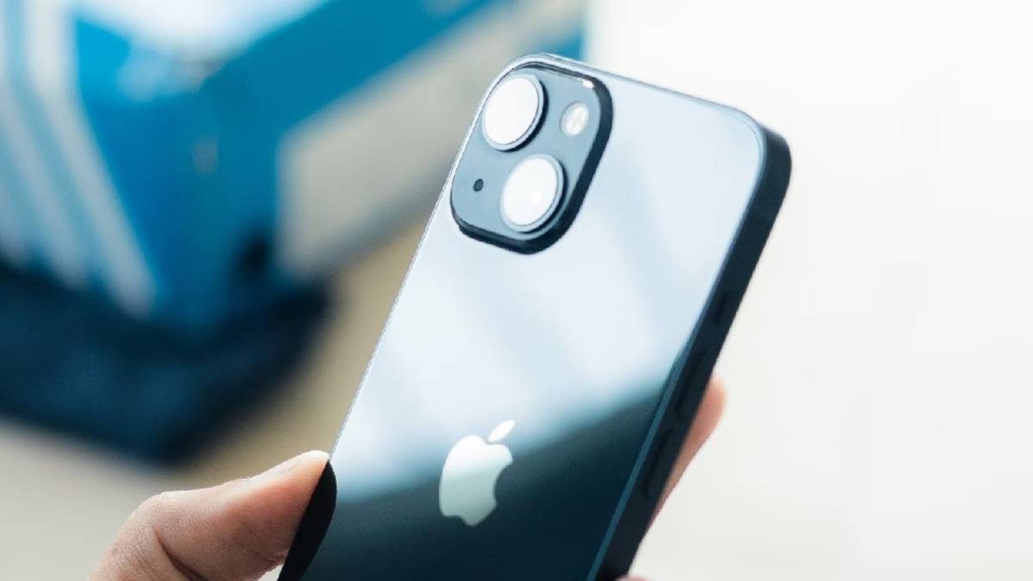 ഇന്ത്യയില്‍ ഐഫോണ്‍ പ്രോ മോഡലുകള്‍ നിര്‍മിക്കാന്‍ ആപ്പിള്‍ ജീവനക്കാര്‍ക്ക് പരിശീലനം നല്‍കിത്തുടങ്ങിയതായി റിപ്പോര്‍ട്ട്‌