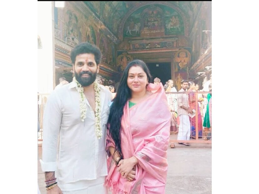 '' 20 മിനിറ്റോളം അവിടെ കാത്തിരുന്നു. ശേഷം ഞാൻ ഭർത്താവിനോട് എന്താണ് നടക്കുന്നതെന്ന് അന്വേഷിക്കാൻ പറഞ്ഞു. അവർ ഞങ്ങളോട് ഹിന്ദു ആണെന്ന് തെളിയിക്കുന്ന സർട്ടിഫിക്കറ്റ് ആവർത്തിച്ച് ചോദിച്ചുക്കൊണ്ട് ഇരുന്നു. രാജ്യത്തെ നിരവധി ക്ഷേത്രങ്ങളിൽ ദർശനം നടത്തിയിട്ടുണ്ട് അവിടെ എവിടെയും ഇത്തരം ഒരു അനുഭവം നേരിട്ടിട്ടില്ല',- നമിത വ്യക്തമാക്കി.