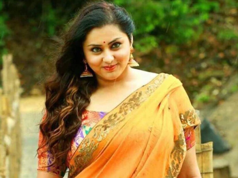  എന്നാൽ നടിയുടെ ആരോപണത്തെ ക്ഷേത്രത്തിലെ മുതിർന്ന സുരക്ഷാ ഉദ്യോഗസ്ഥൻ നിഷേധിച്ചു. മാസ്ക് ധരിച്ചതിനാലാണ് തടഞ്ഞ് നിർത്തി വിവരങ്ങൾ തേടിയതെന്നും ഇത് പതിവ് രീതിയാണെന്നും അധികൃതർ വിശദീകരിച്ചു.