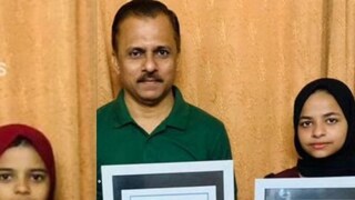 ജുവൈരിയ പിതാവിനും സഹോദരിക്കും ഒപ്പം ജുവൈരിയ പിതാവിനും സഹോദരിക്കും ഒപ്പം