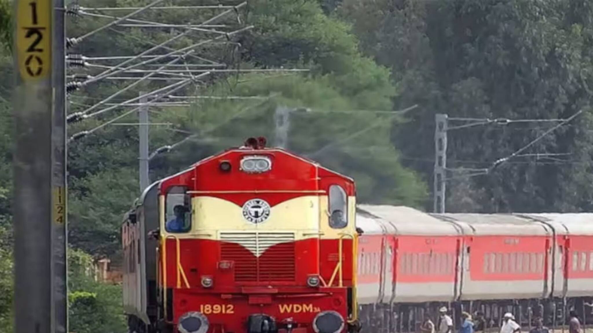 ട്രെയിനിന്റെ മൈലേജ് അറിയാമോ? ഒരു ലിറ്റർ ഡീസലിന് ട്രെയിൻ എത്ര ദൂരം ഓടും?