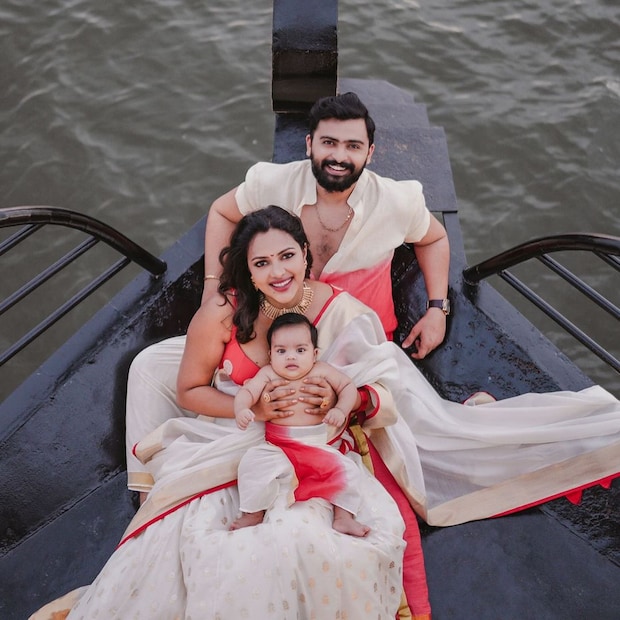 amala paul ,Actress amala paul , Actress amala paul latest , amala paul post , amala paul became slim , amala paul slim photos , amala paul photos with son , amala paul and son , amala paul viral , amala paul with husband , Jagat Desai , amala paul love story , amala paul divorce ,അമല പോൾ ,അമല പോൾ പോസ്റ്റ് ,അമല പോൾ വൈറൽ ,അമല പോൾ ഇത്രയും മാറ്റമോ, അമല പോളും മോനും ,പുത്തന്‍ ചിത്രങ്ങളുടെ പിന്നിലെ സീക്രട്ട്,സീക്രട്ട്,ഒരു മാസം കൊണ്ട് ഇത്രയും മാറ്റമോ,അമല പോളിന്റെ പുത്തന്‍ ചിത്രങ്ങളുടെ ,അഭിനേത്രി